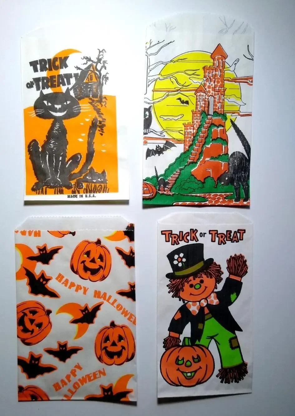 Halloween Candy Trick Or Treat Bags Lot of 4 Haunted Castle Scarecrow Cat Bats